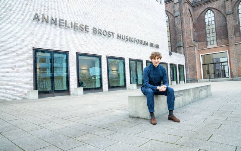 Der 27-jährige Dirigent, Pianist und Organist Aurel Dawidiuk gibt am 5. September sein Antrittskonzert. Foto: BoSy