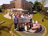 Das Bochumer Stadtprinzenpaar bei der Spendenübergabe an die Stiftung Auszeit. Zu sehen sind (v.l.n.r.) Heinz (Heinz I.) Voss, Ralf Blennemann, Andrea (Andrea I.) Busche, Jochen Grothkop, Heike Seidenstücker, Frank Korten. Jochen Grothkop, Ralf Blennemann, Heike Seidenstücker und Frank Korten sind Vorstandsmitglieder der Stiftung Auszeit. Foto: privat