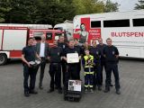 Die Löscheinheit Eppendorf-Höntrop kann jetzt ein zweites Einsatzfahrzeug mit einem Zieh-Fix-Koffer ausstatten. Foto: Stadt