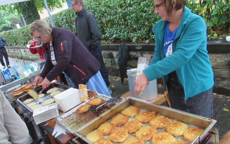 Bunt gemischter Herbstmarkt am Stern