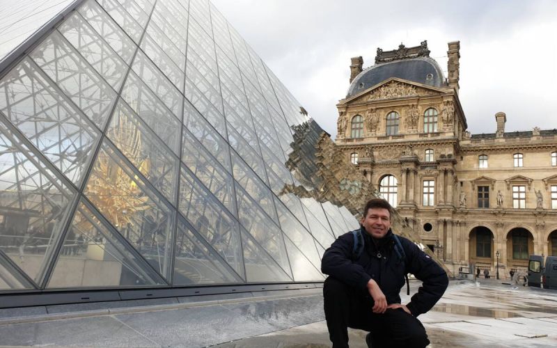 Schnellzeichner Pariser Flair auf dem Gerther Marktplatz - Wladimir Muravyov arbeitet international bei Veranstaltungen.