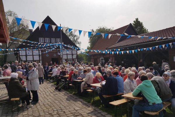 Ab 15 Uhr verwandelt sich das Museumsgelände in einen lebendigen Treffpunkt für alle Generationen. Fotos: privat