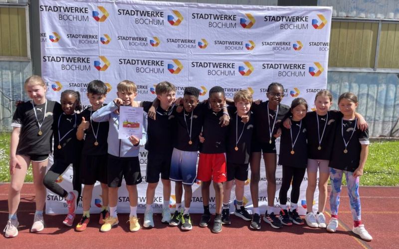 Dieses Siegerteam der Höntroper Regenbogenschule wird Bochum bei den NRW YoungStars vertreten. Das Landesfinale wird in Herne am 8. Juli ausgetragen. Foto: Lisa Marie Gläsert, TV Wattenscheid 01