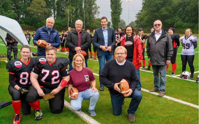 Kick off auf neuem Sportplatz am Schultenhof