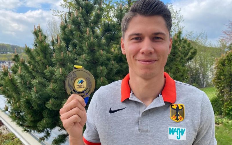 Erik Balnuweit: Hürdensprinter des TV Wattenscheid 01 ist Staffel-Weltmeister