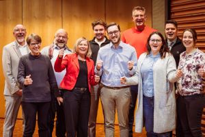 Den Vorstand des neu gegründeten Ortsvereins bilden(v.l.n.r.): Fred Marquardt, Caroline Ströttchen, Sascha Grabinski, Andrea Busche (Vorsitzende), Christian Kalisch, Vince Schlinkmann (ebenfalls Vorsitzender), Michael Gustrau, Lisa Backhaus, Marcel Budde und Josephina Stang. Es fehlt Savio Hadaya. Foto: privat