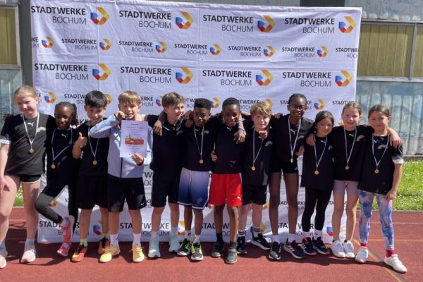 Dieses Siegerteam der Höntroper Regenbogenschule wird Bochum bei den NRW YoungStars vertreten. Das Landesfinale wird in Herne am 8. Juli ausgetragen. Foto: Lisa Marie Gläsert, TV Wattenscheid 01