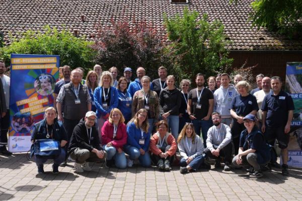 Gruppenfoto mit den Stadtwerken Bochum und dem Tierpark Bochum. Foto: Tierpark Bochum