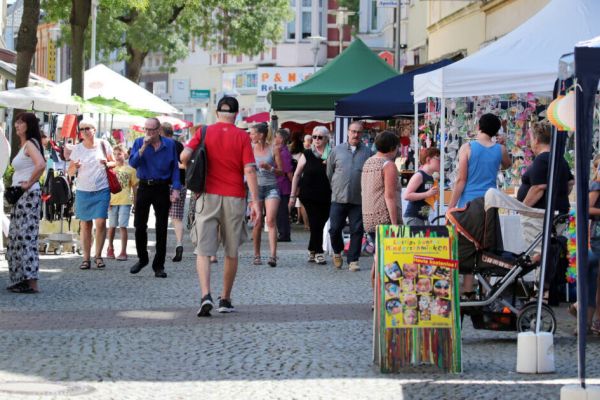 Gerther Sommer mit Flohmarkt und Wimpelketten-Aktion