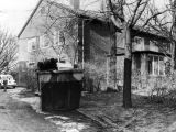 Das Haus Berlin: heute eine überwucherte Brachfläche