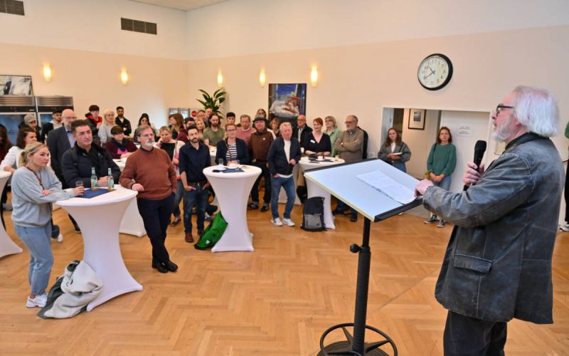 Anlässlich des 40-jährigen Bestehens gab es einen Festakt ohne Frackzwang in der Jugendwerkstatt. Foto: Stadt Bochum, Lutz Leitmann