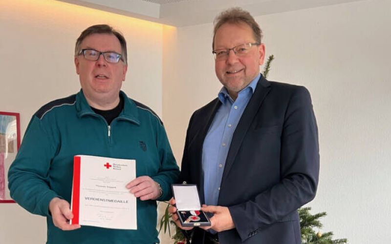 Seppelt mit der Verdienstmedaille des DRK Westfalen-Lippe ausgezeichnet