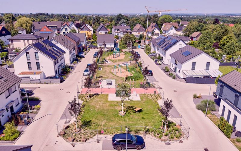 Die Anlage bietet vielfältige Spiel- und Aufenthaltsmöglichkeiten für Kinder, Familien und Anwohnende. Foto: Dennis Yenmez/Stadt Bochum