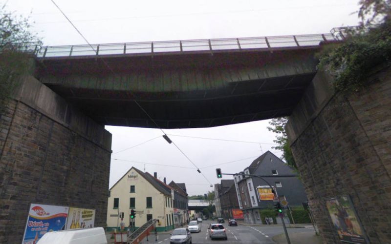 Westenfelder Straße: Politiker sagten lärmgeplagten Bahn-Anwohnern ihre Hilfe zu