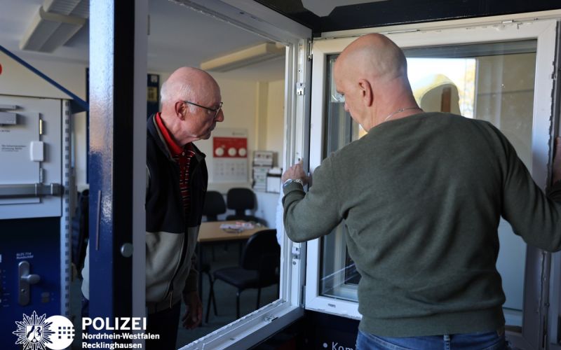 Die Polizei rät, sich frühzeitig mit der Sicherung der eigenen Wohnung oder des Hauses zu beschäftigen - nicht erst dann, wenn es in der Nachbarschaft zu einem Einbruch gekommen ist. Foto: Polizei NRW