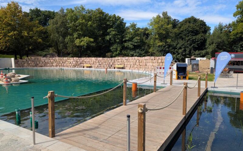 Das neue Mehrzweckschwimmbecken gehört zu den Attraktionen des Naturfreibads in Bochum-Linden. Foto: WasserWelten Bochum