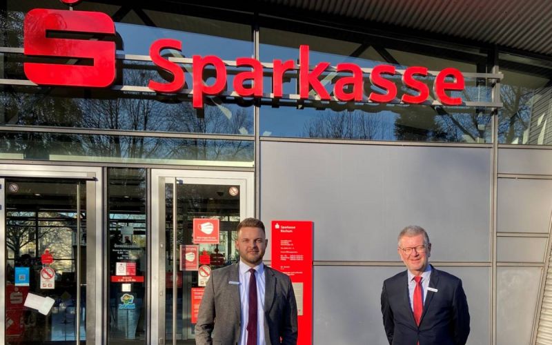 Sparkasse Bochum: Generationswechsel am Rosenberg Moritz Katzer übernimmt von Uwe Blötner-Schlenkhoff