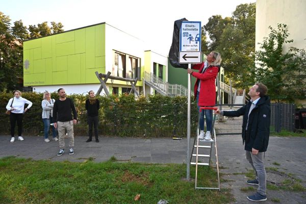 Elternhaltestelle für Grundschule Laer