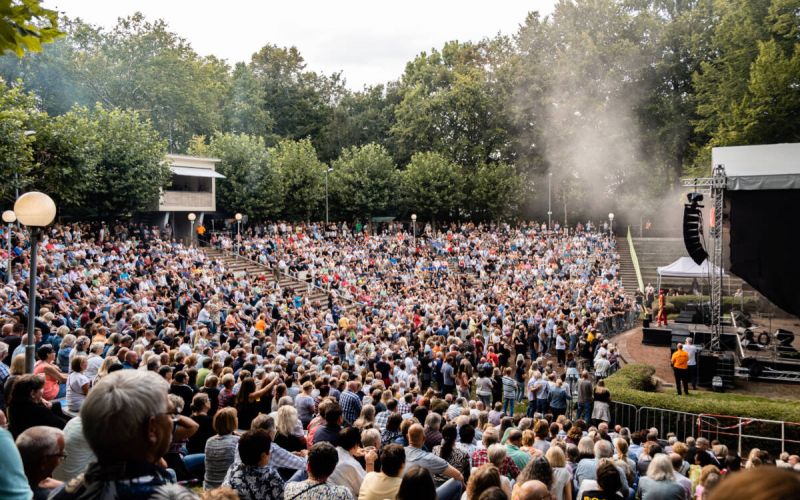Für die RCA ist die Freilichtbühne praktisch das „Wohnzimmer“, das sie mit vielen Gleichgesinnten bei der Sommerparty teilen. Foto: RCA