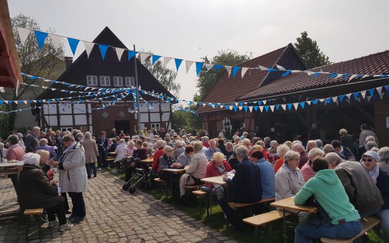Ab 15 Uhr verwandelt sich das Museumsgelände in einen lebendigen Treffpunkt für alle Generationen. Fotos: privat