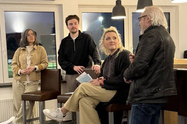 Christin-Marie Stamm (MdL), Christian Kalisch (verkehrspolitischer Sprecher der SPD-Ratsfraktion), Phillip Welsch (Ratsherr für den Norden), Bezirksbürgermeister Henry Donner sowie Snezana Curuvija (Fraktionsvorsitzende der BV Nord) im Gespräch mit den Bürgerinnen und Bürgern. Foto: SPD